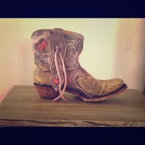 Dan Post Boots size 9.5 heart cowgirl NWT in box
